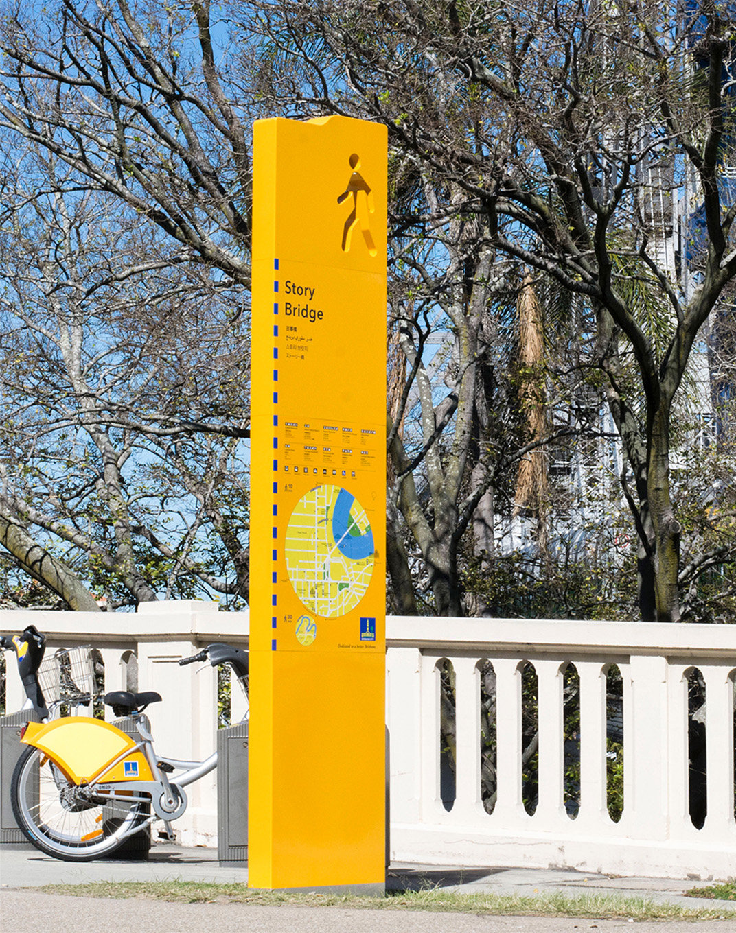 Multilingual Brisbane wayfinding sign on Story Bridge