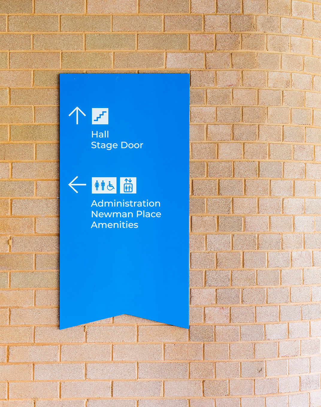 Wayfinding that builds on the brand identity