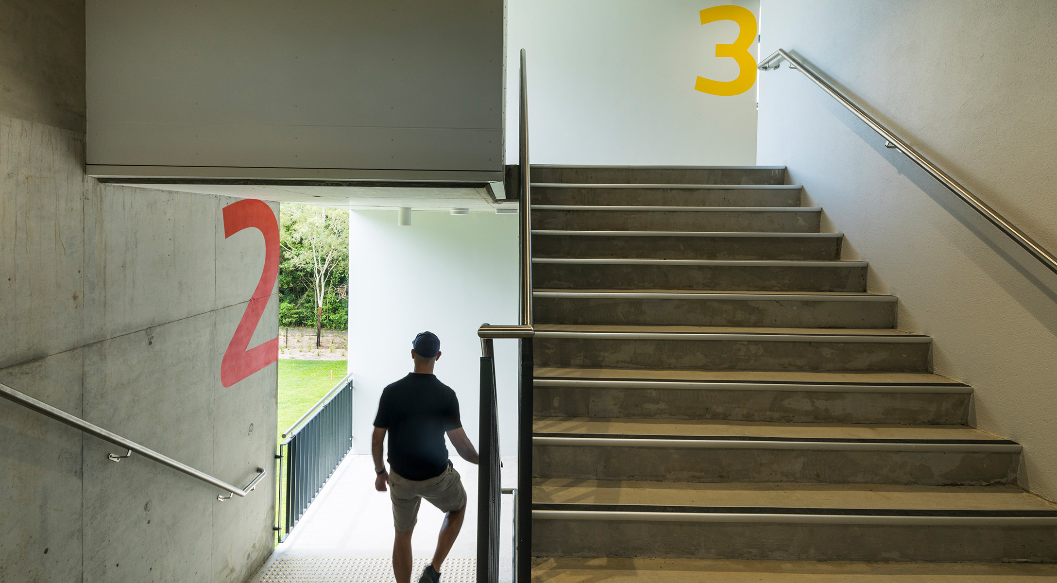 Level identification in stair wells